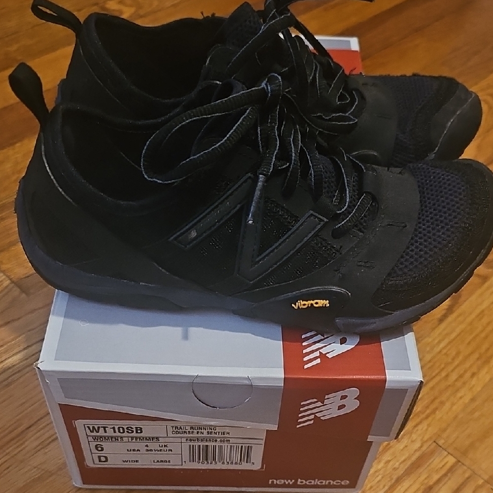 New Balance Trail Running Minimous Black Size 6 Wide